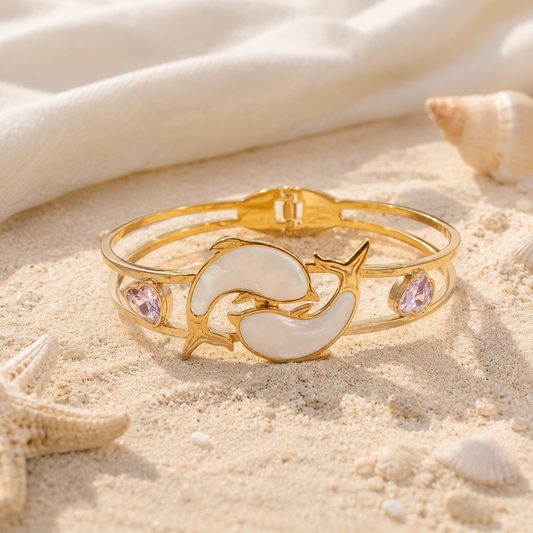 Fishia White Shell Cuff