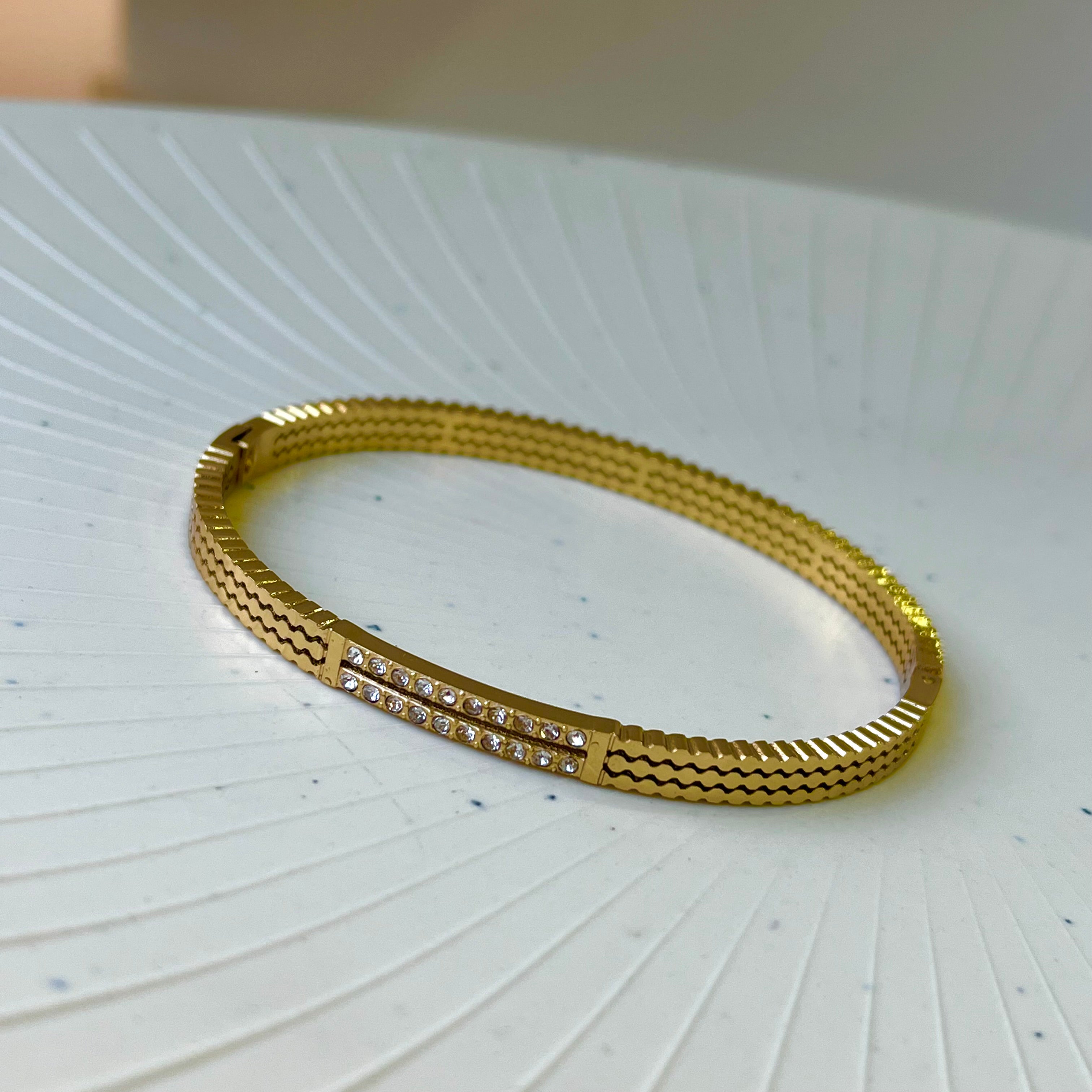 Hevean Dainty Diamond Cuff