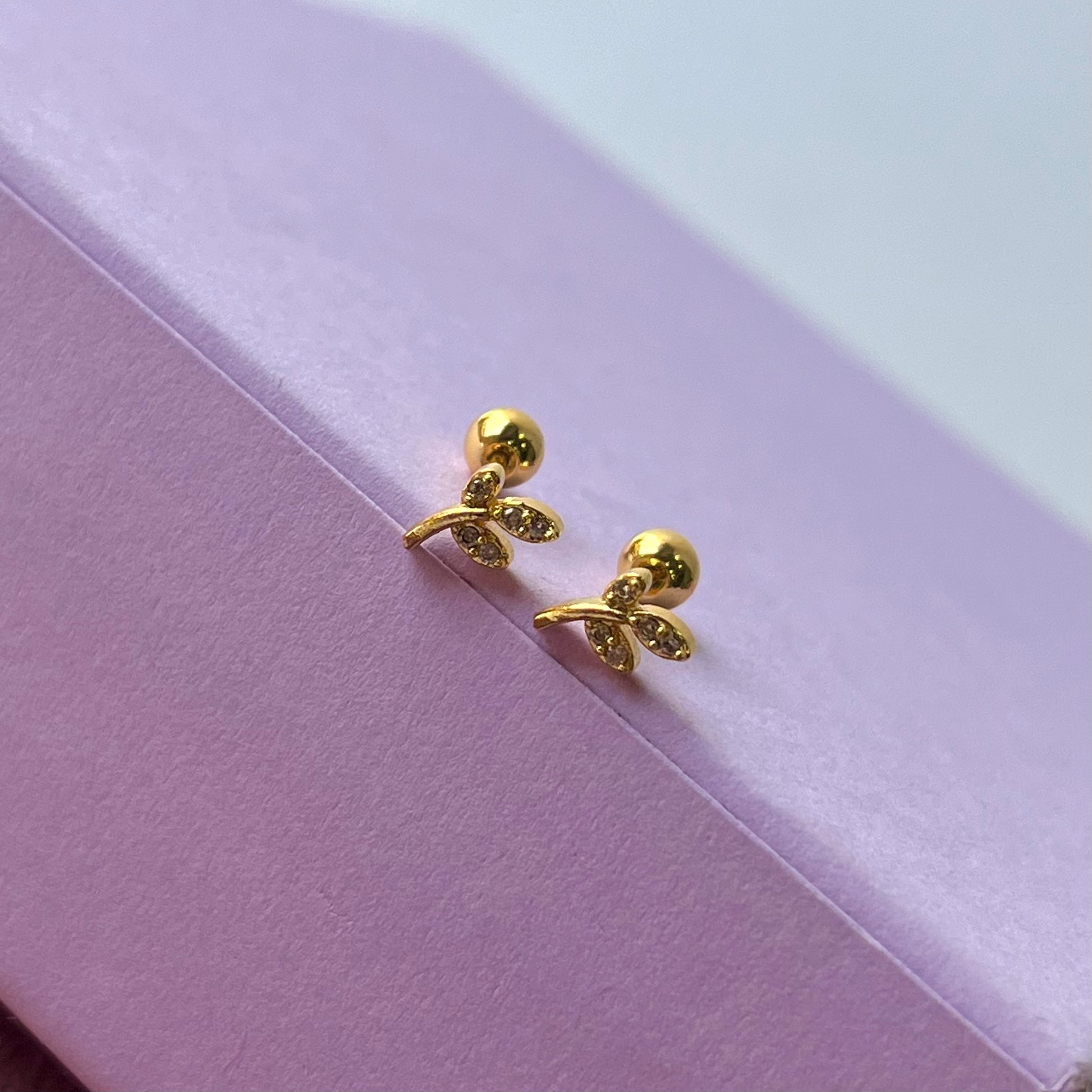 Sia Leaf Ball Back Studs