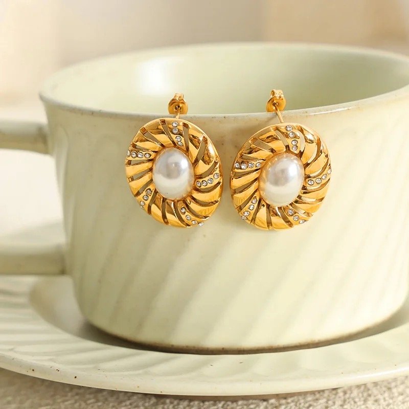 Maxie Pearl Statement Earrings