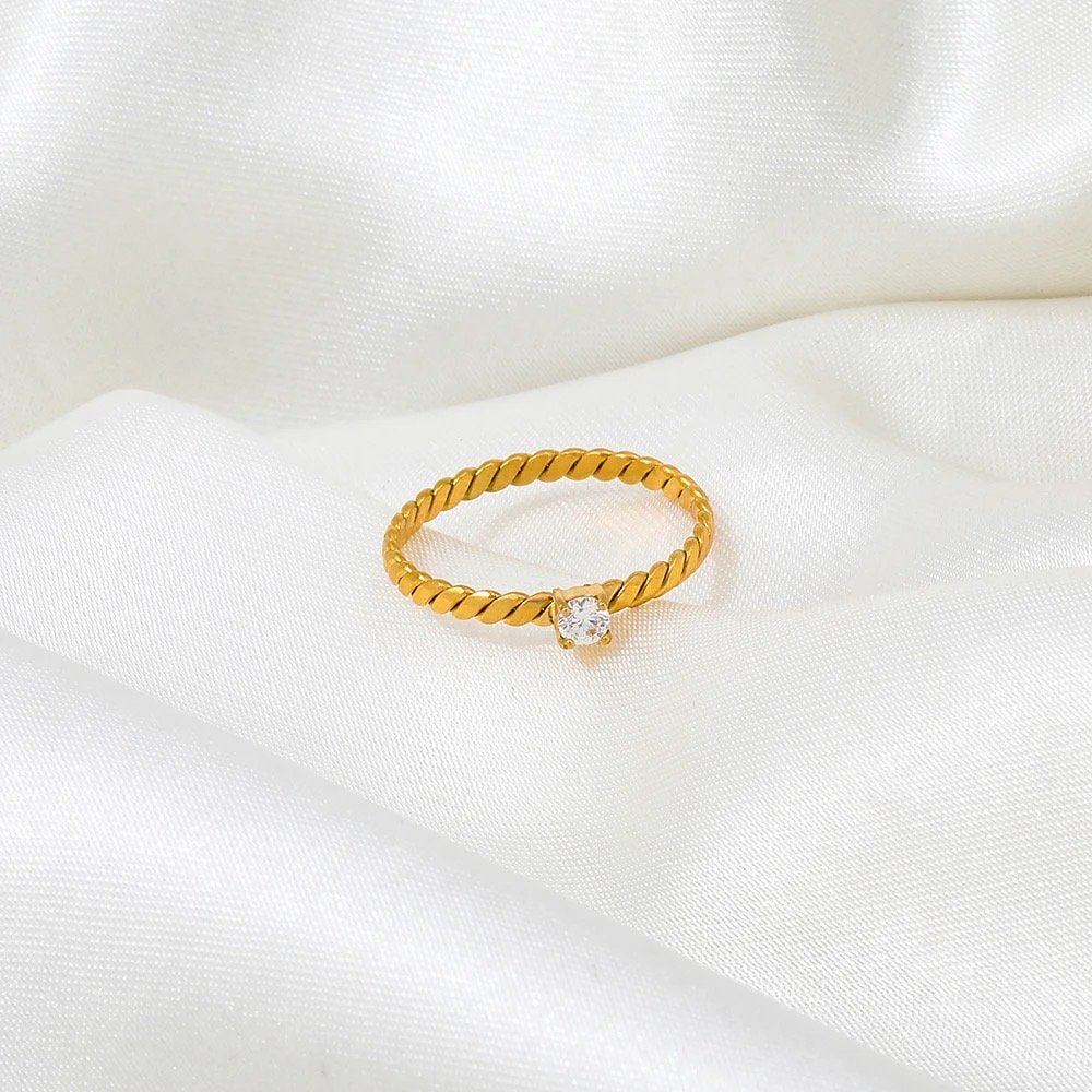 Anasa Minimal Solitaire Ring