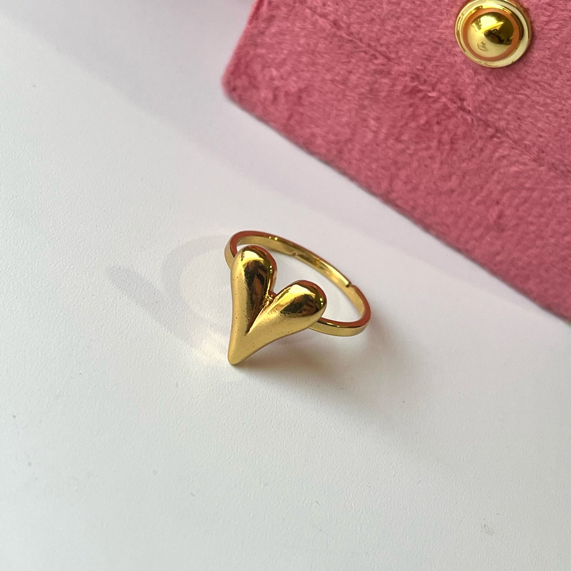 Amour Heart Gold Ring