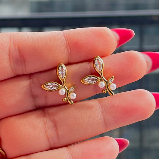Aeri Leaf Diamond Earrings