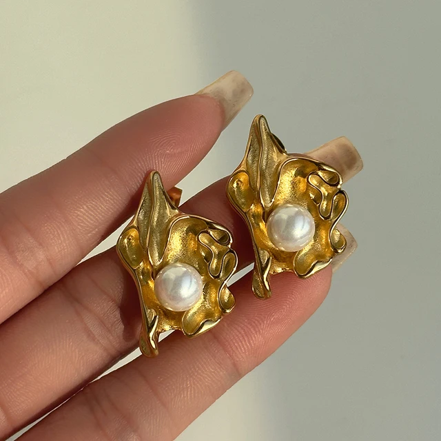 Effie Pearl Asymmetric Earrings
