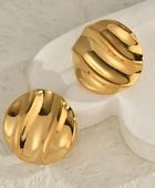 Hana Wavy Round Earrings
