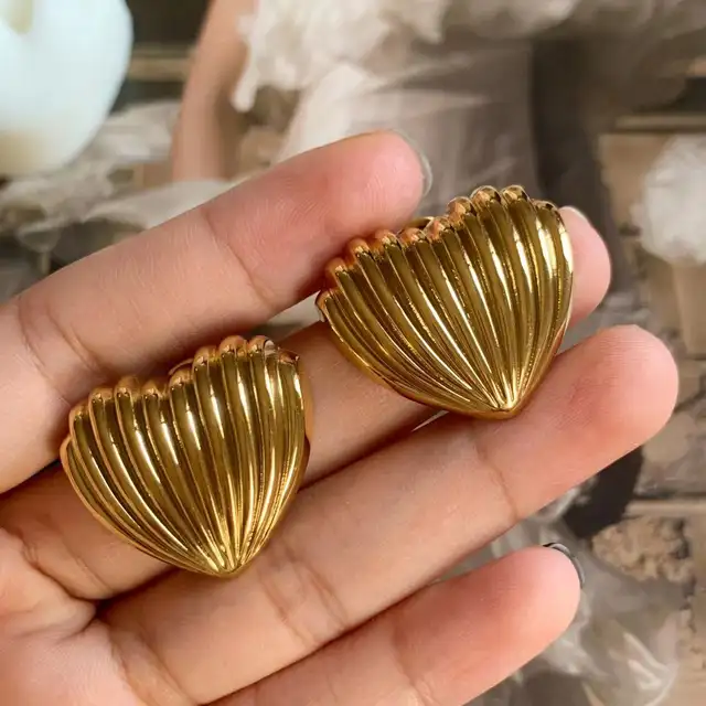 Leasina Heart Big Gold Studs