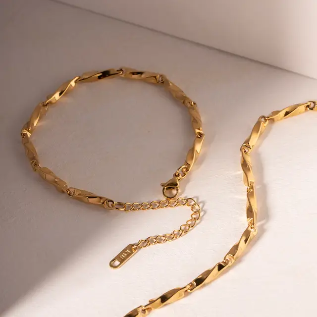 Crumple Linked Gold Bracelet