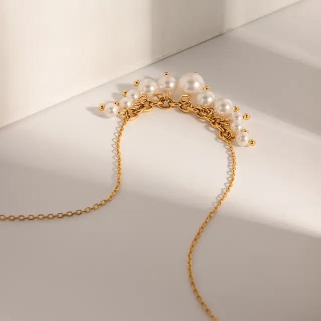 Cluster Of Pearls Gold Necklaces