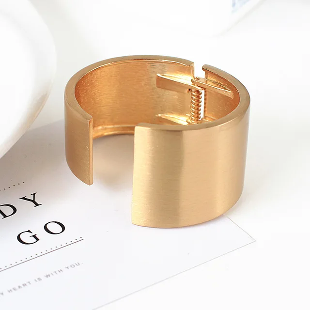 Asymmetric Party Gold Cuff