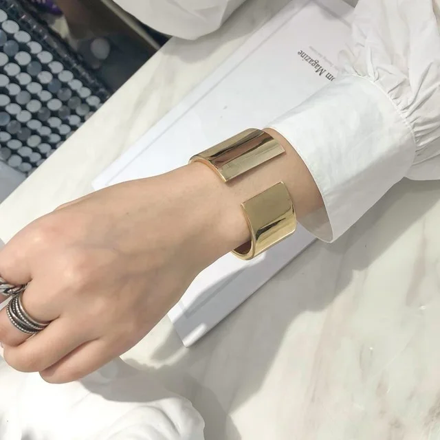 Asymmetric Party Gold Cuff