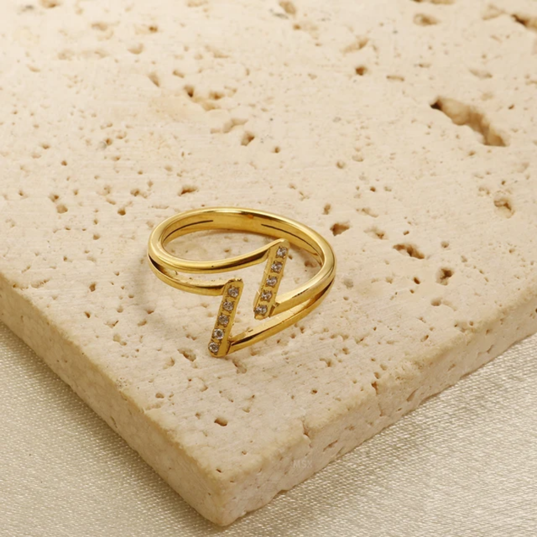 Madisson Wavy Diamond Ring
