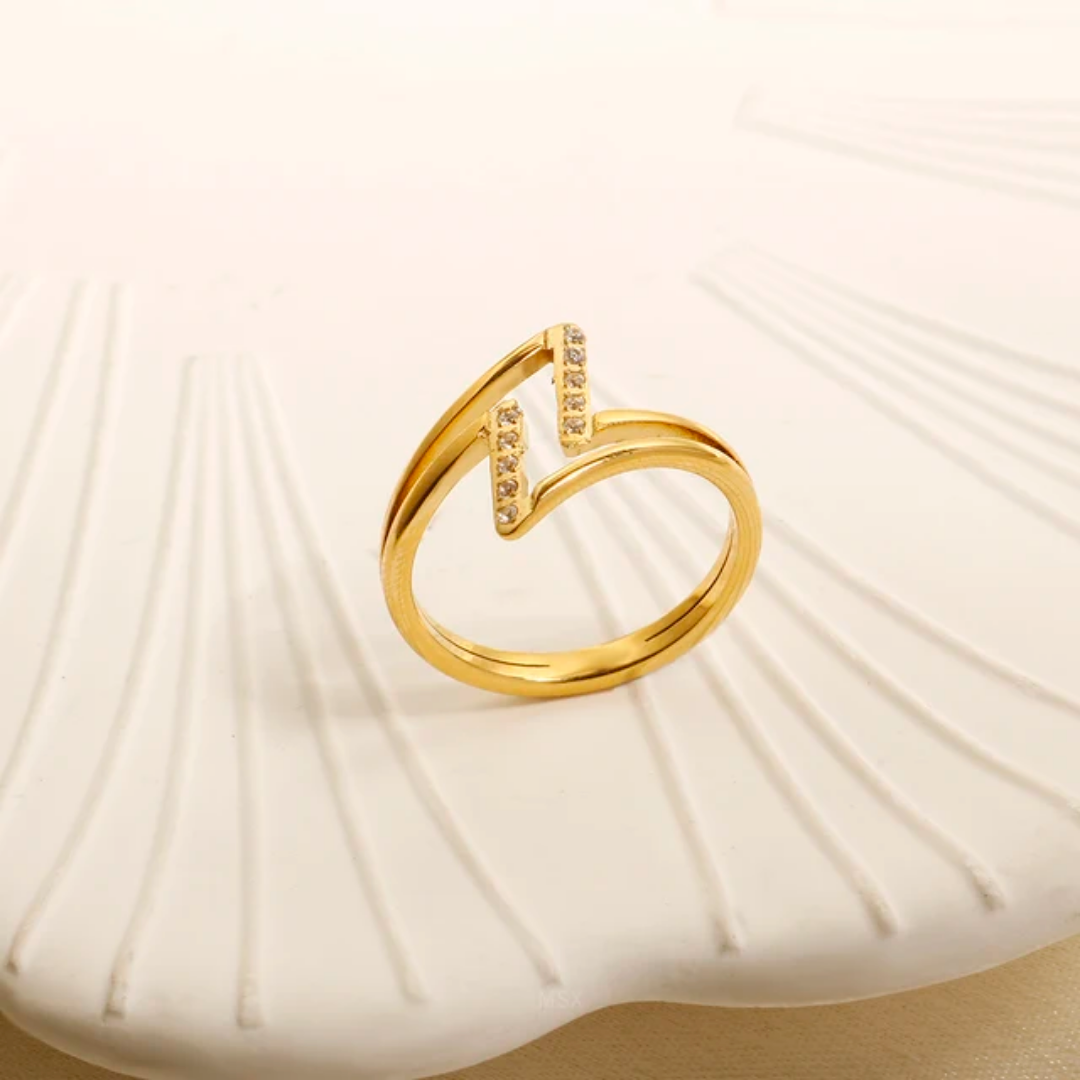Madisson Wavy Diamond Ring