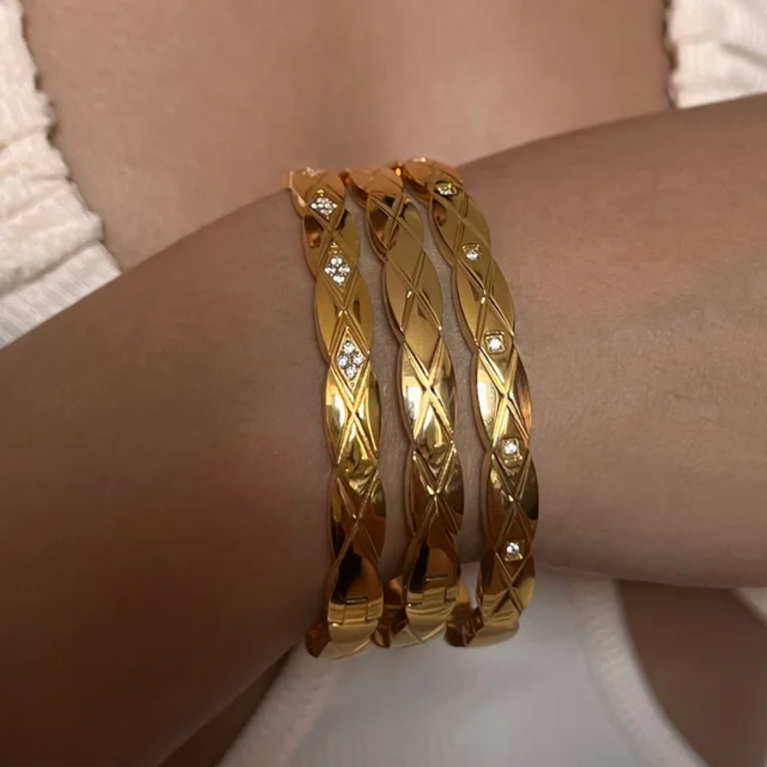 Bree Diamond Gold Cuff✨