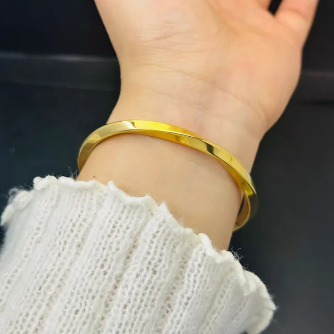 Twinli Twisted Gold Cuff✨