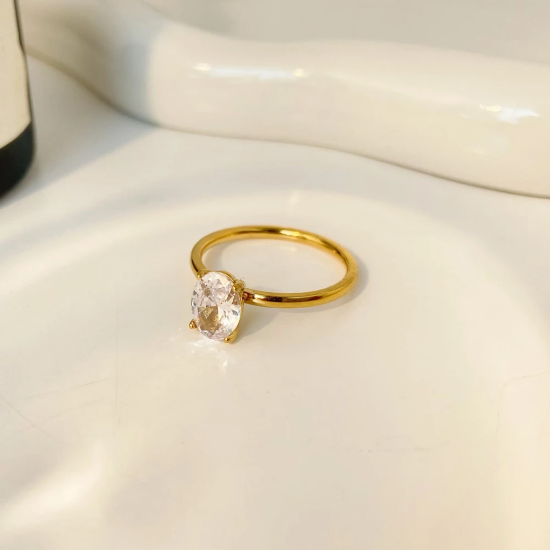 Aroma Oval Princess Solitaire Ring