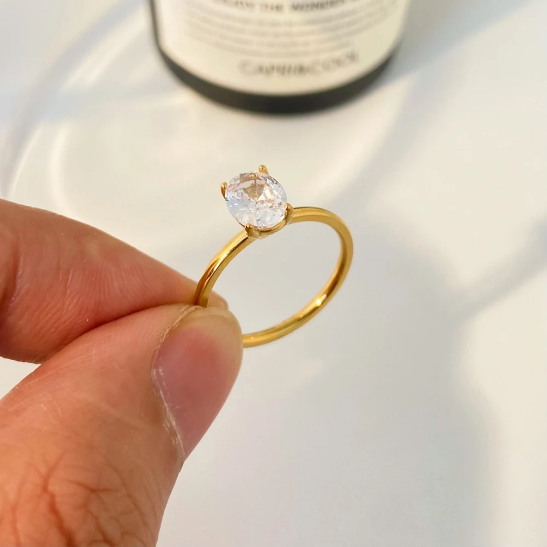 Aroma Oval Princess Solitaire Ring
