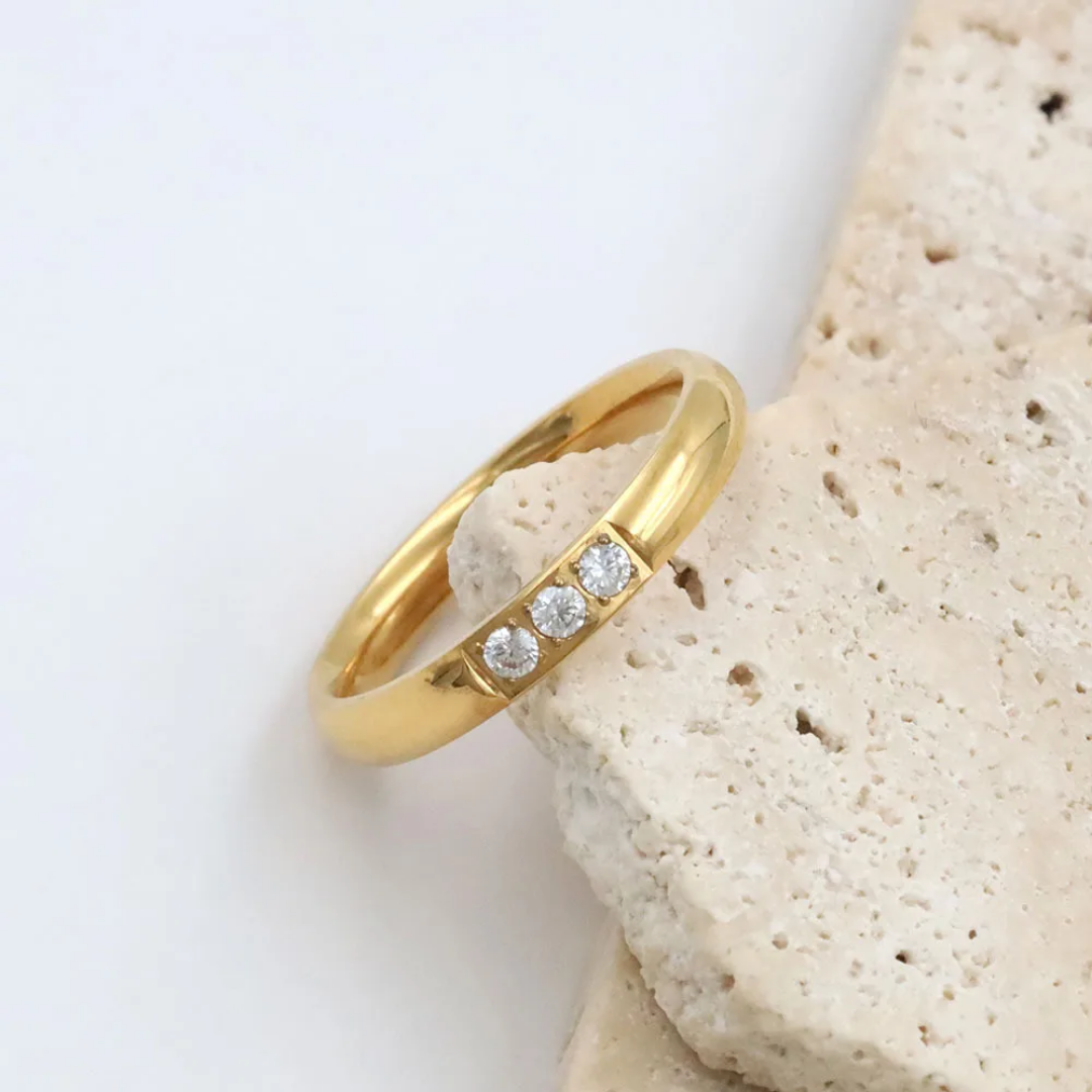 Yushi Triple Diamond Ring