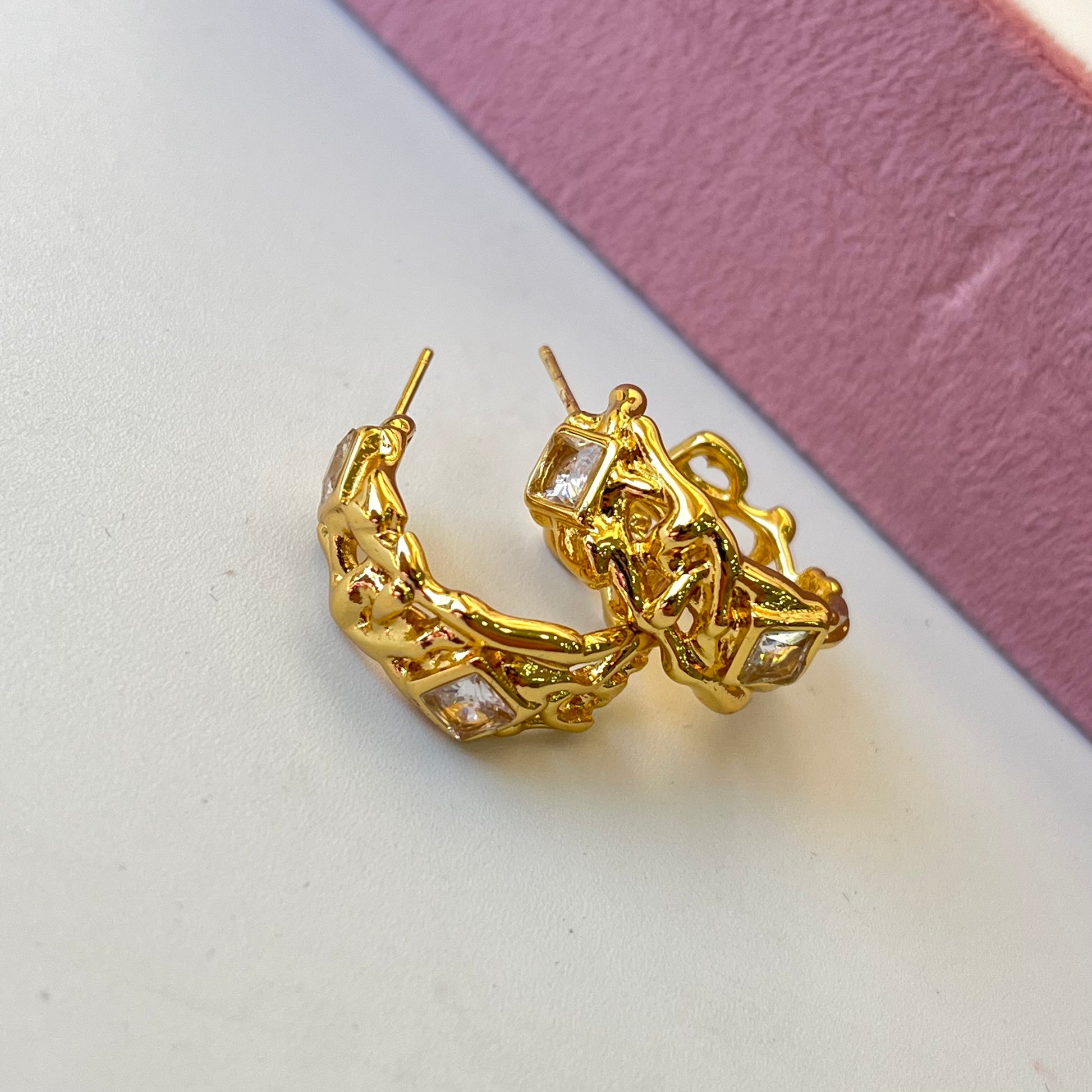 Suzan Net Diamond Hoops