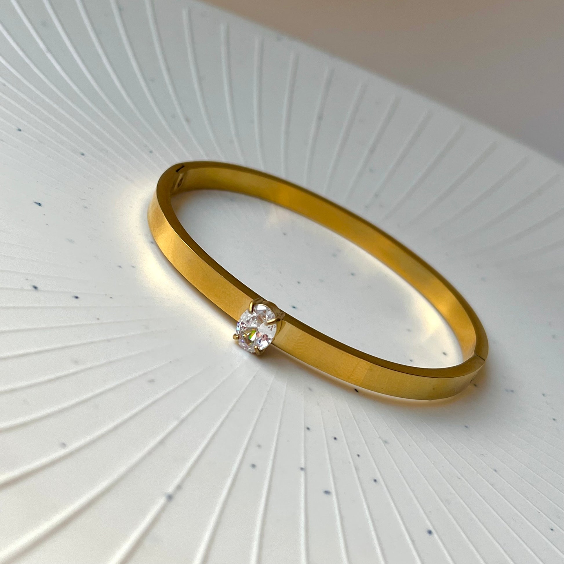Coval Oval Diamond Cuff✨