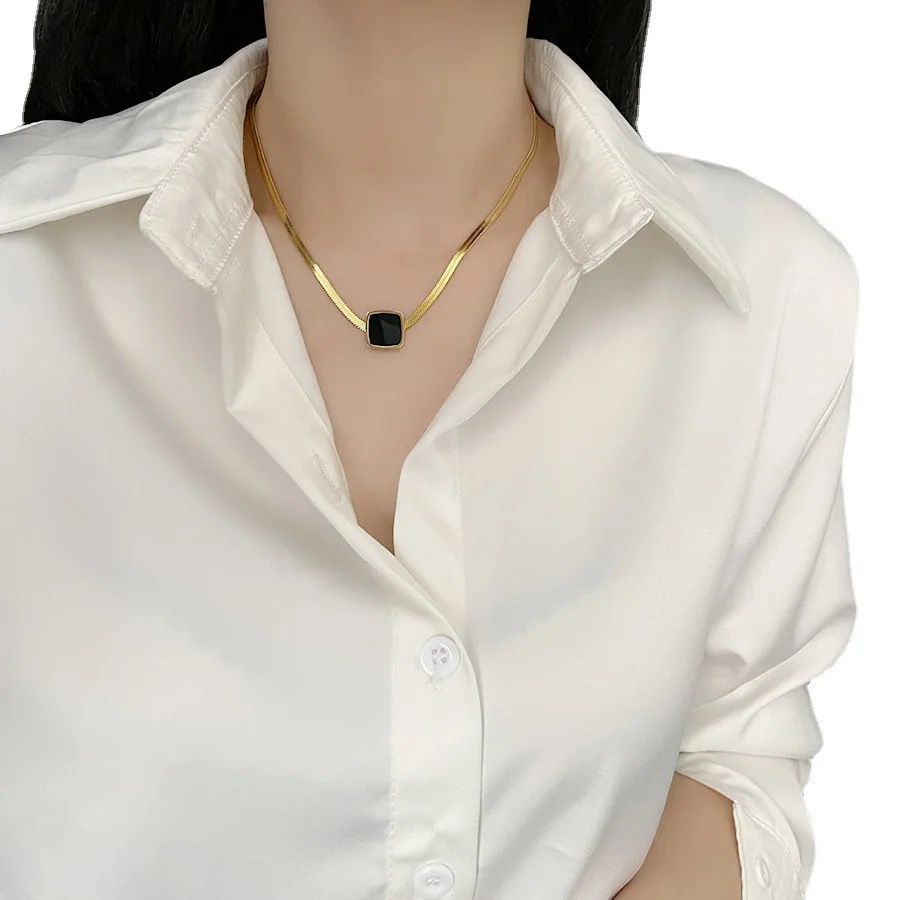 Mello Square Snake Necklace