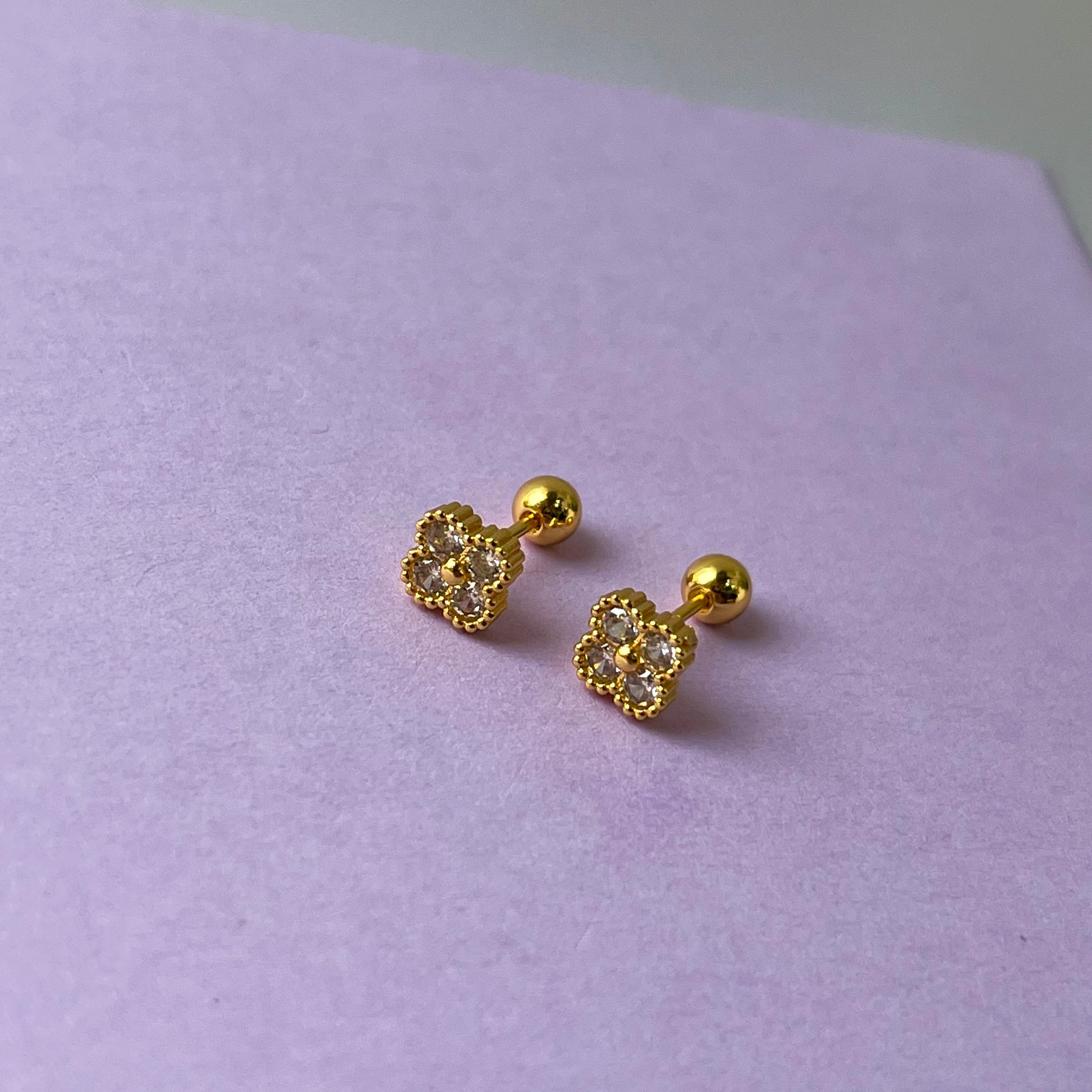 Deina Clover Ball Back Studs