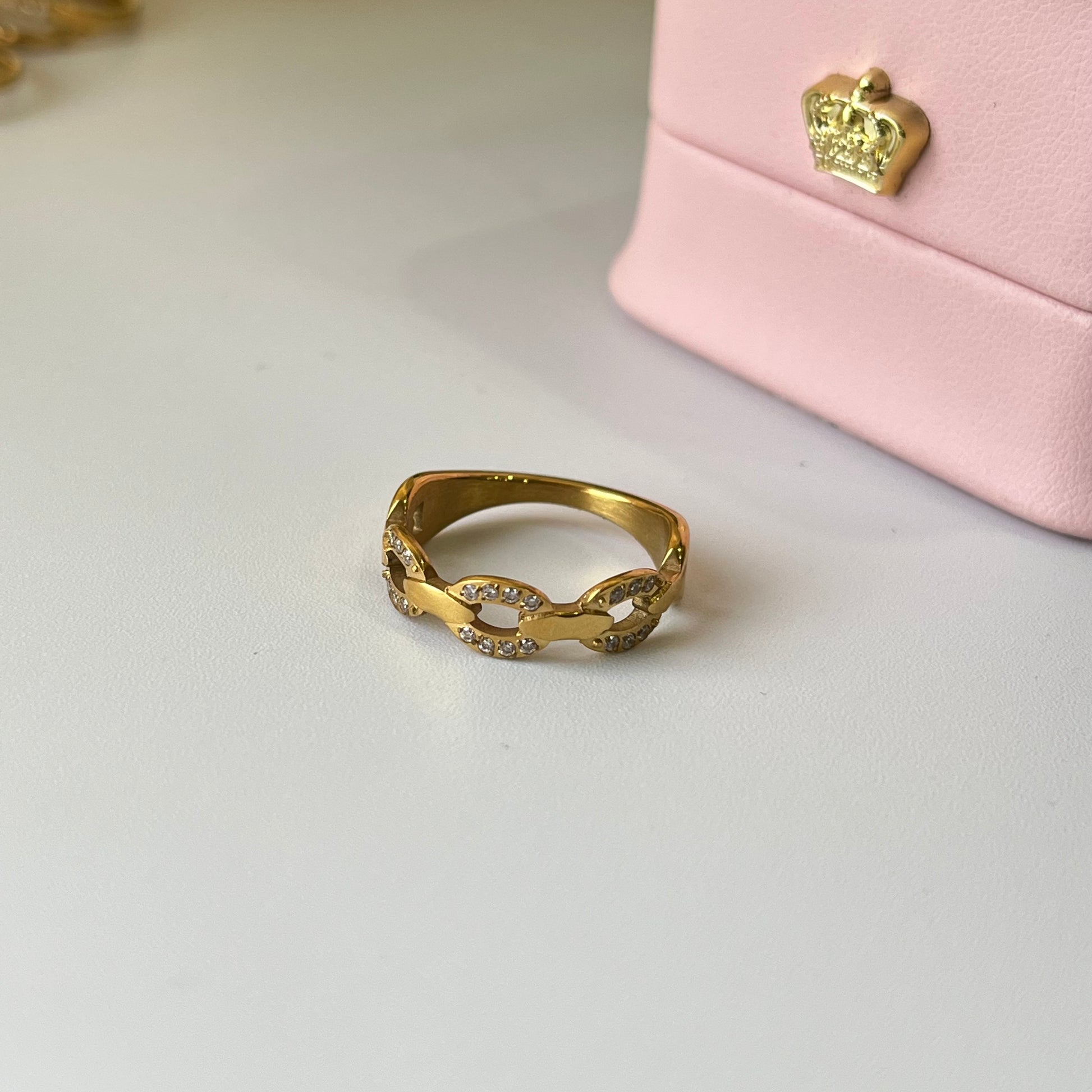 Kinkie Linked Gold Ring