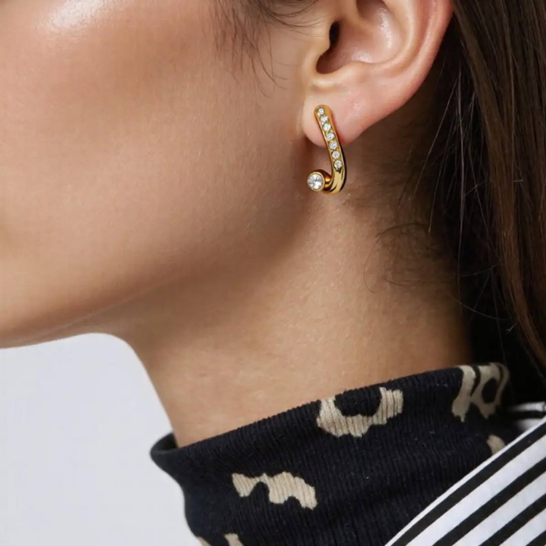 Wavy Goi Diamond Earrings