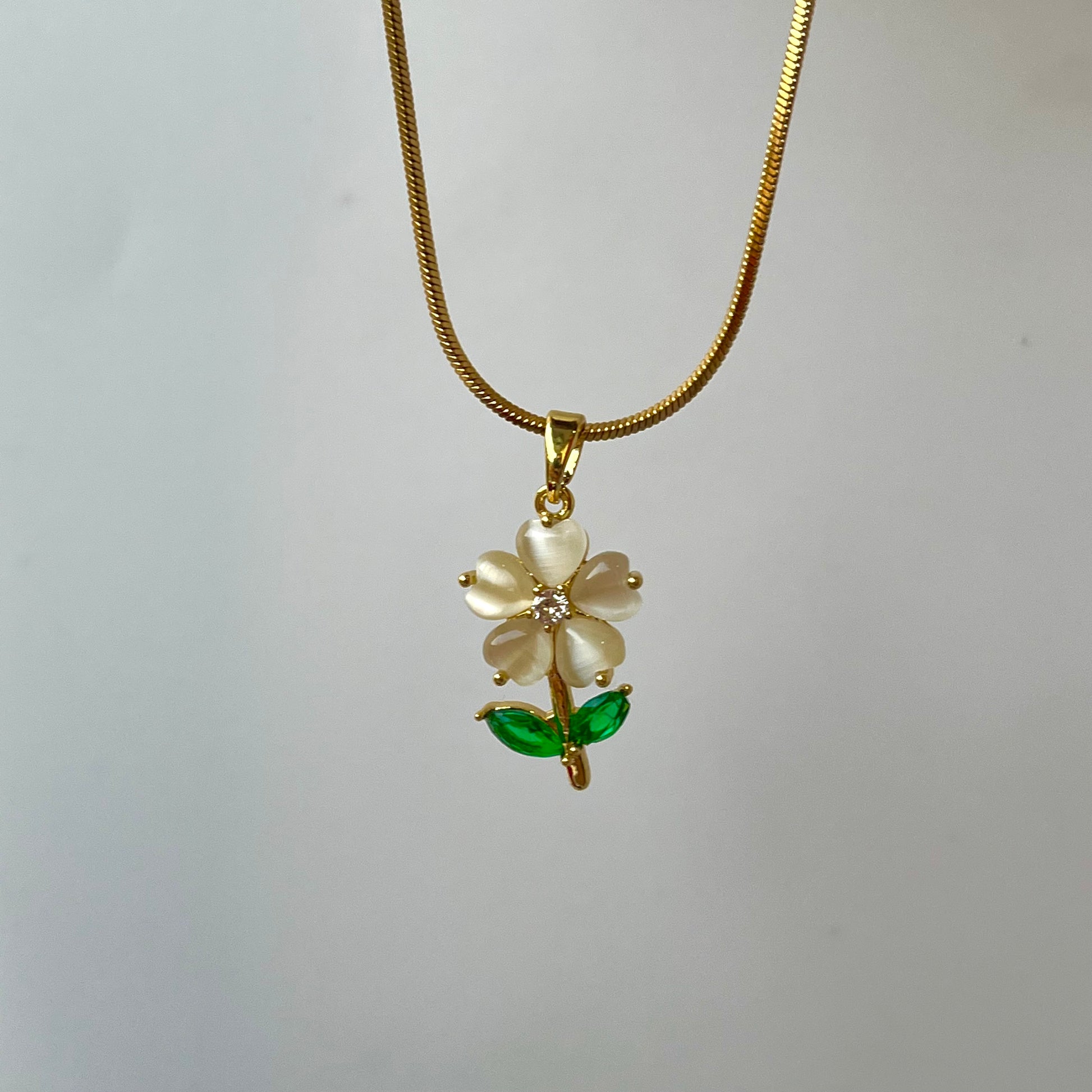 Springi Flowers Gold Necklace
