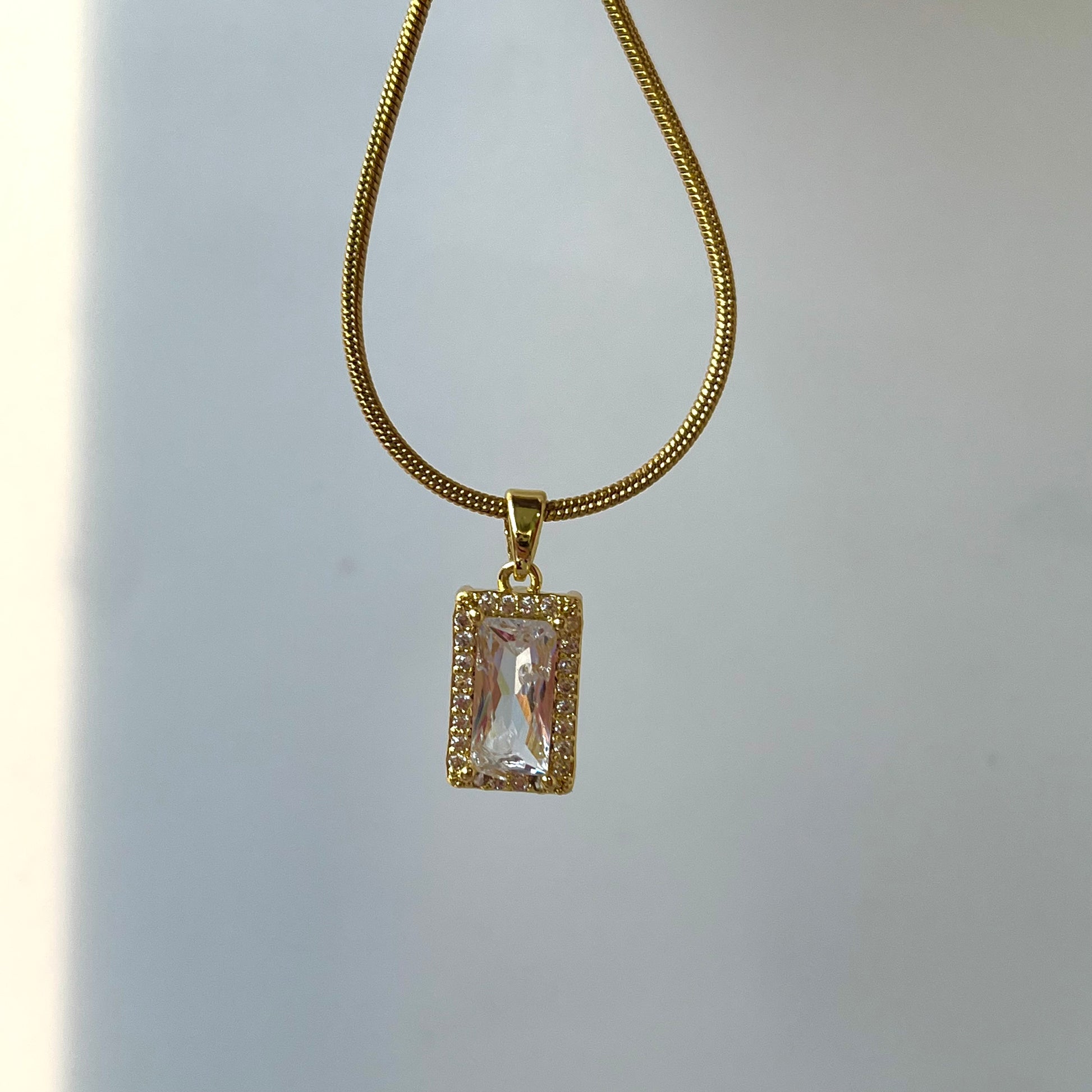 Solitaire Eva Gold Necklace