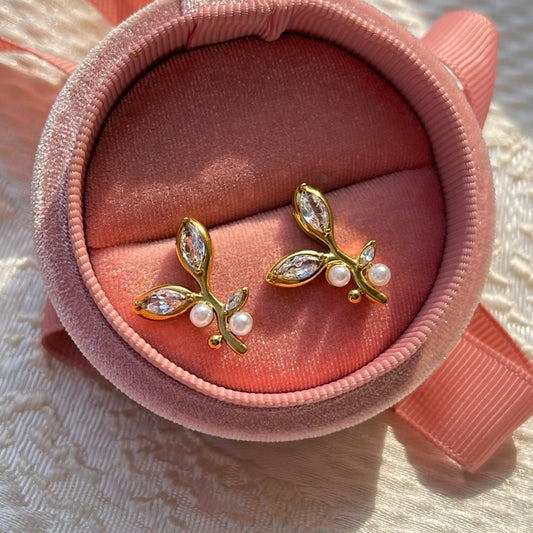 Aeri Leaf Diamond Earrings