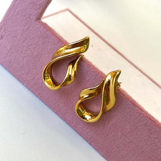 Elma Curvy Statement Earrings