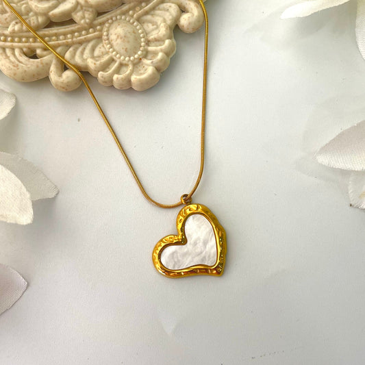 Ceio White Heart Necklace