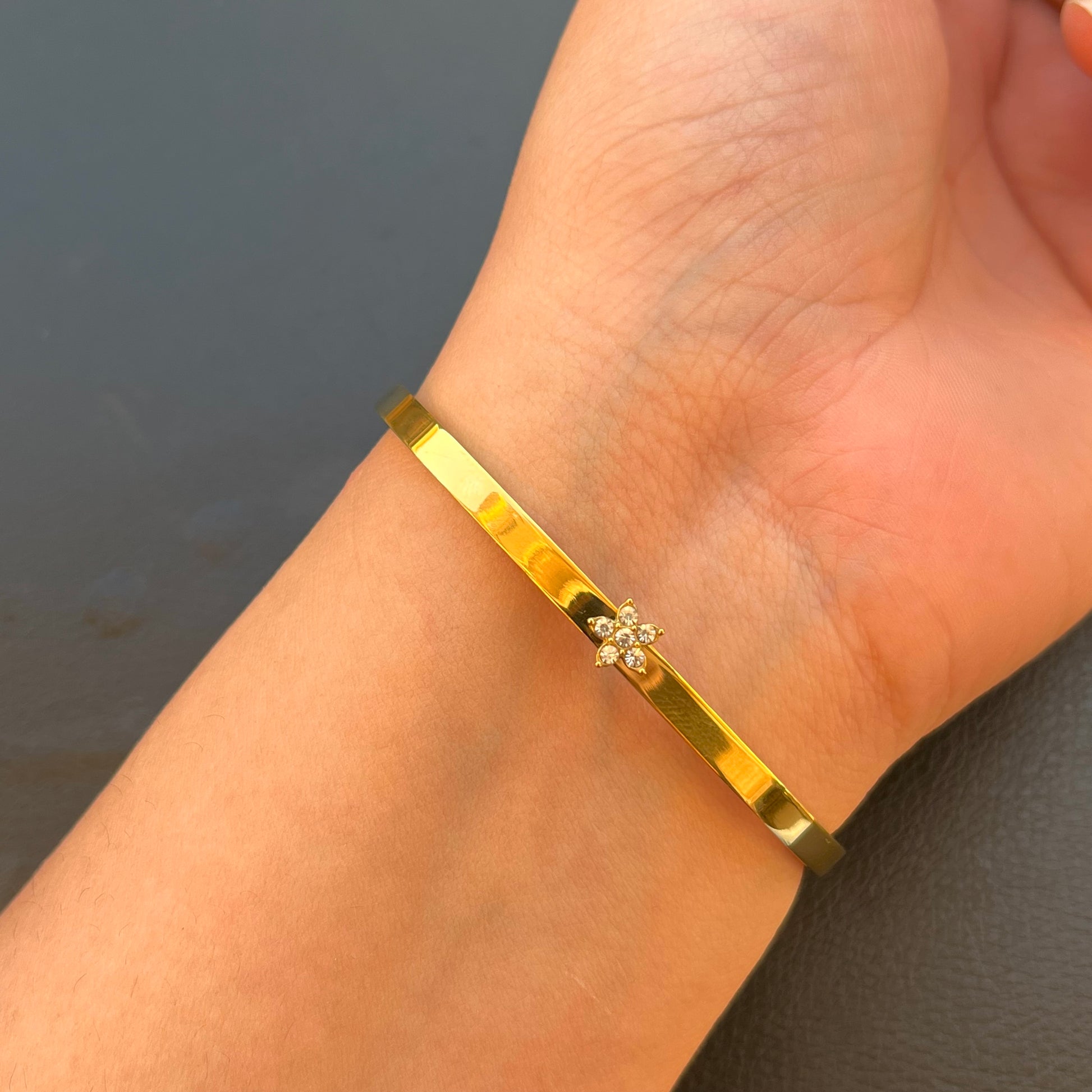 Jasmine Flower Diamond Cuff✨