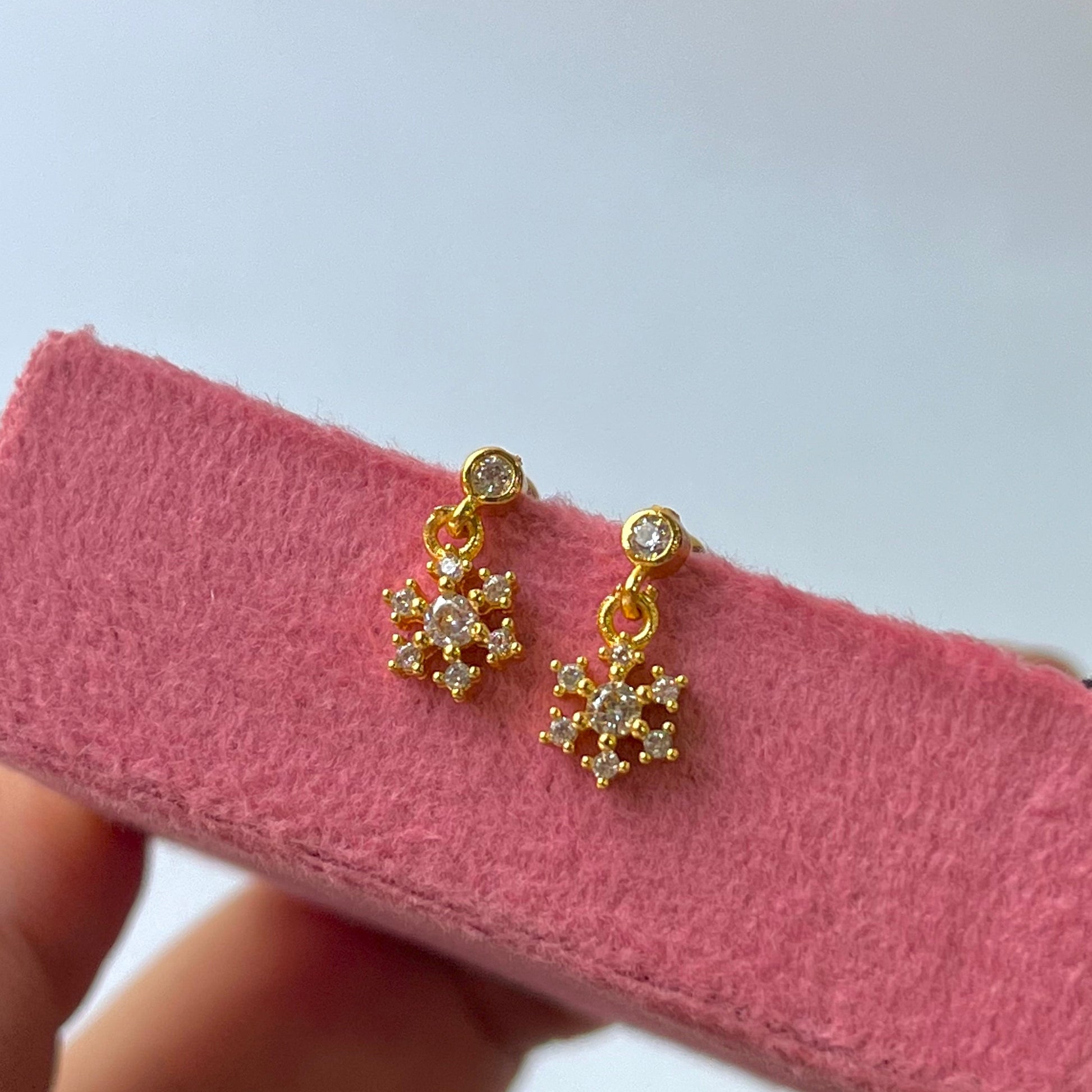 Snowflake Hanging Ball Back Studs