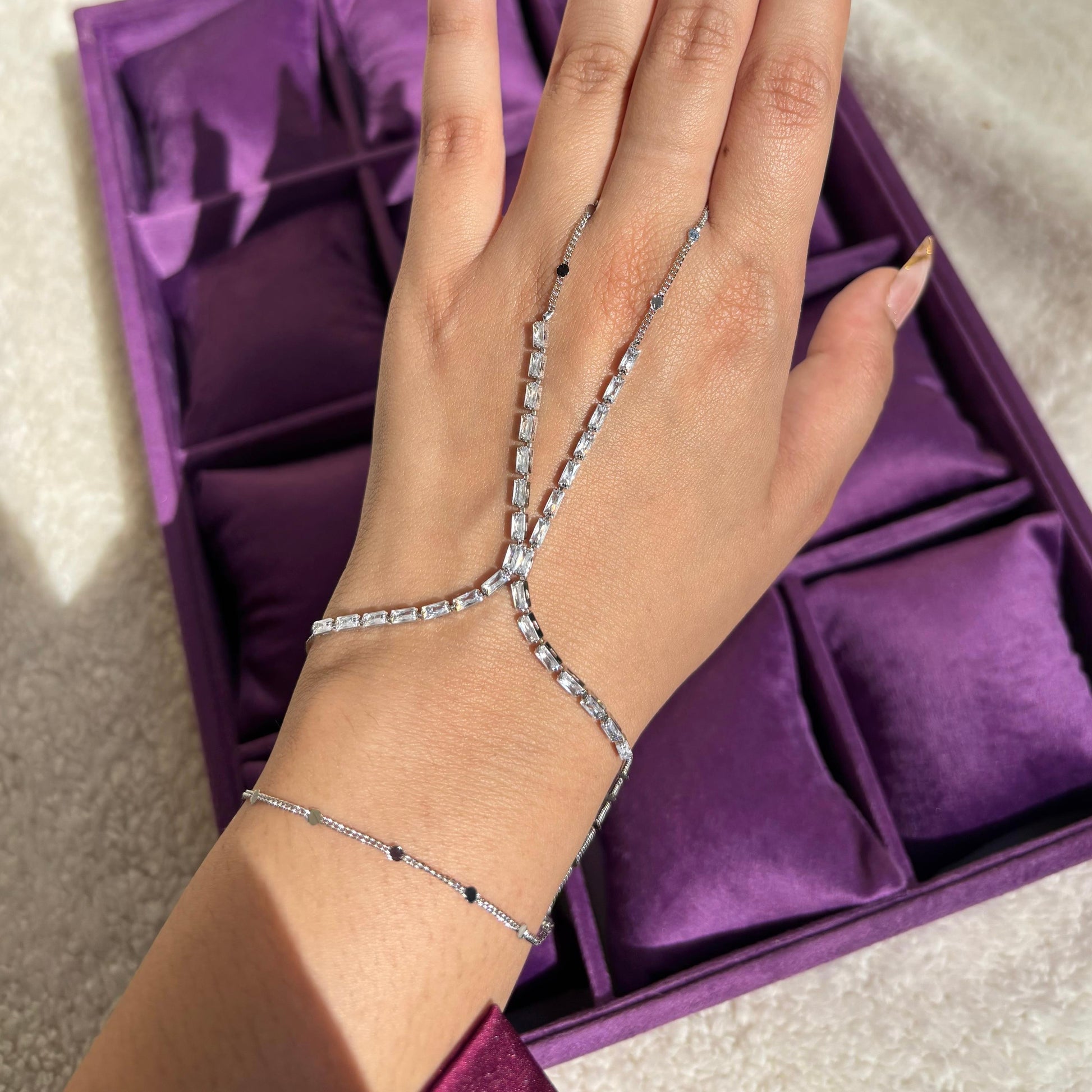 Ruffle Silver Dainty Handchain