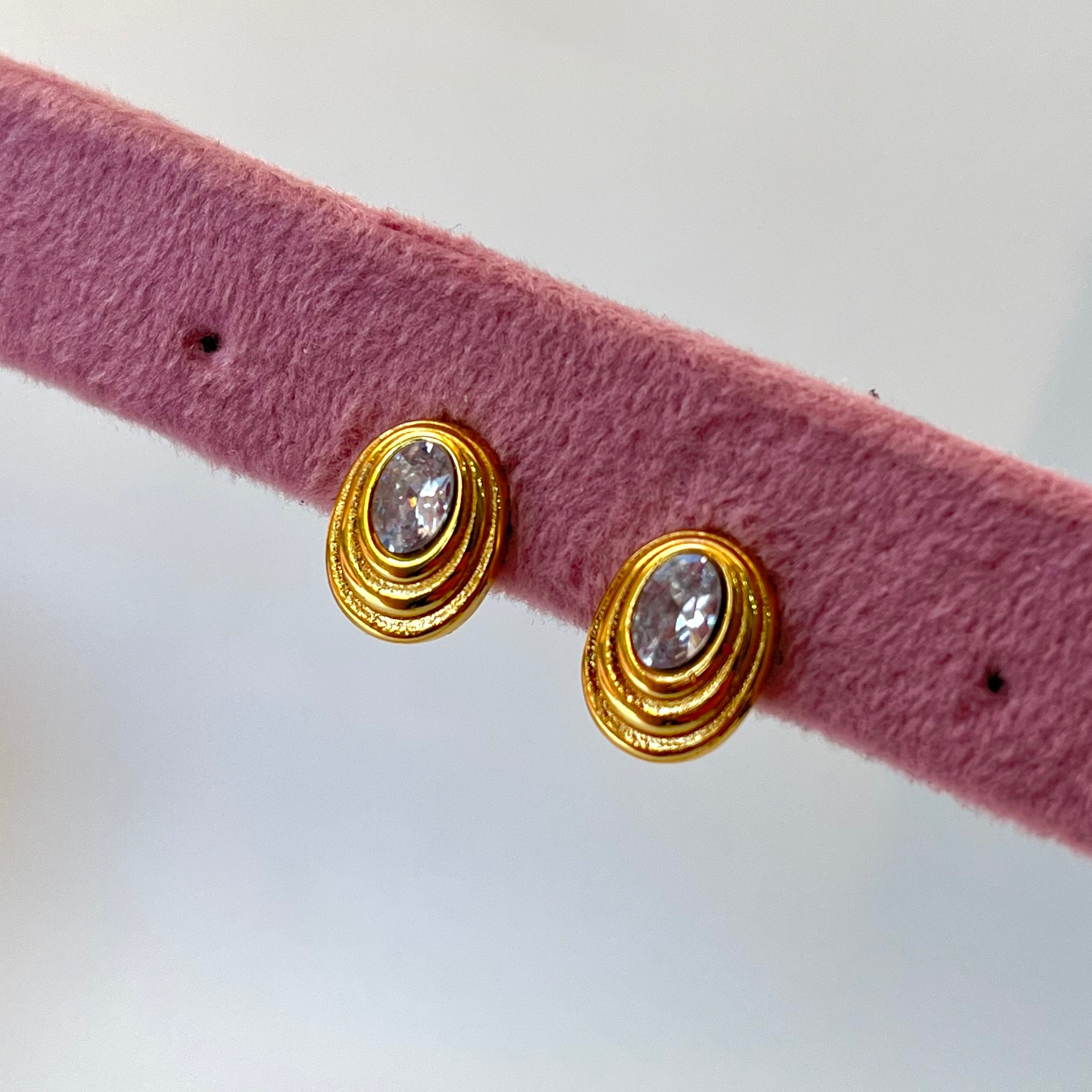 Koena Diamond Gold Studs