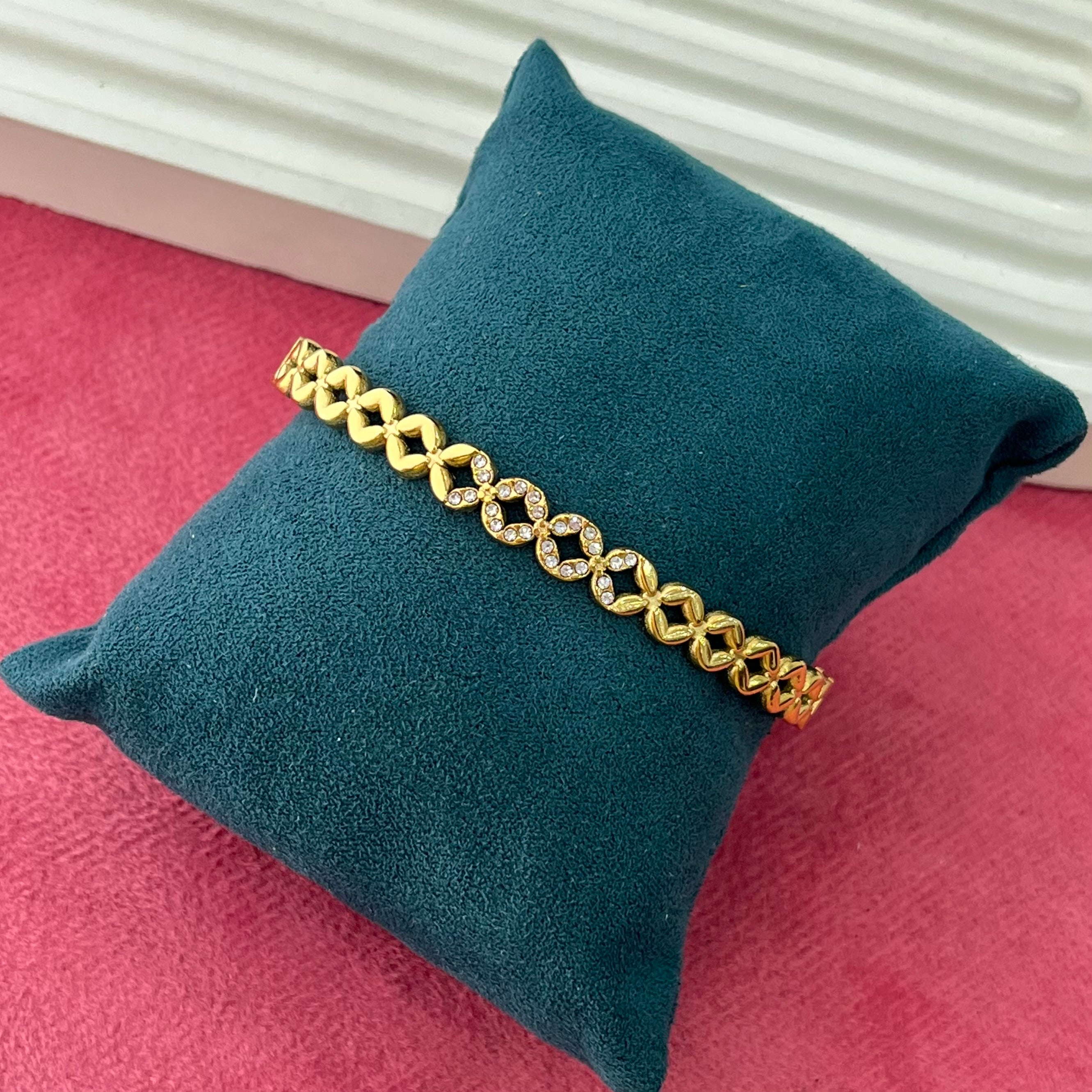 Rea Dainty Gold Cuff
