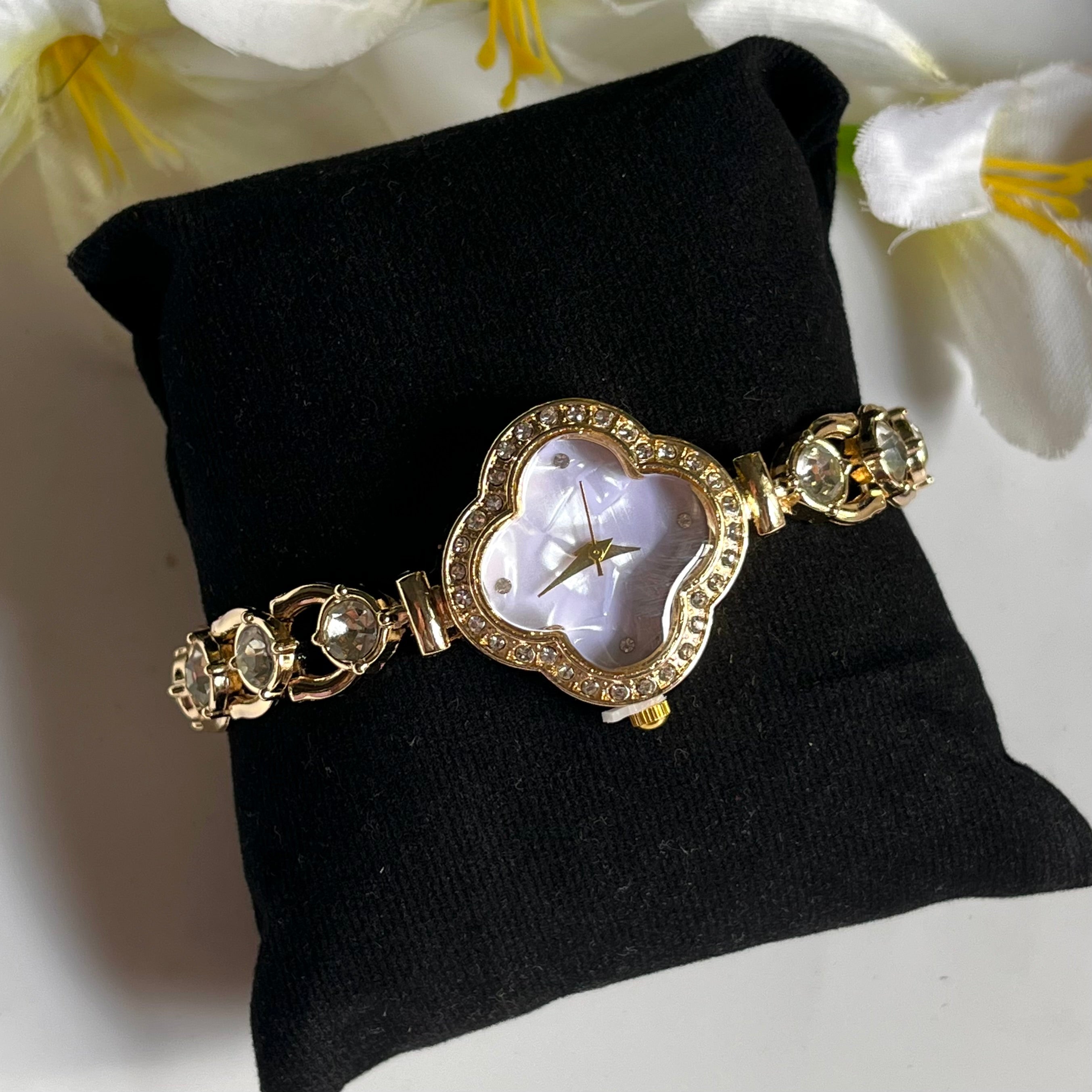 Yasmina Clover Premium Watches