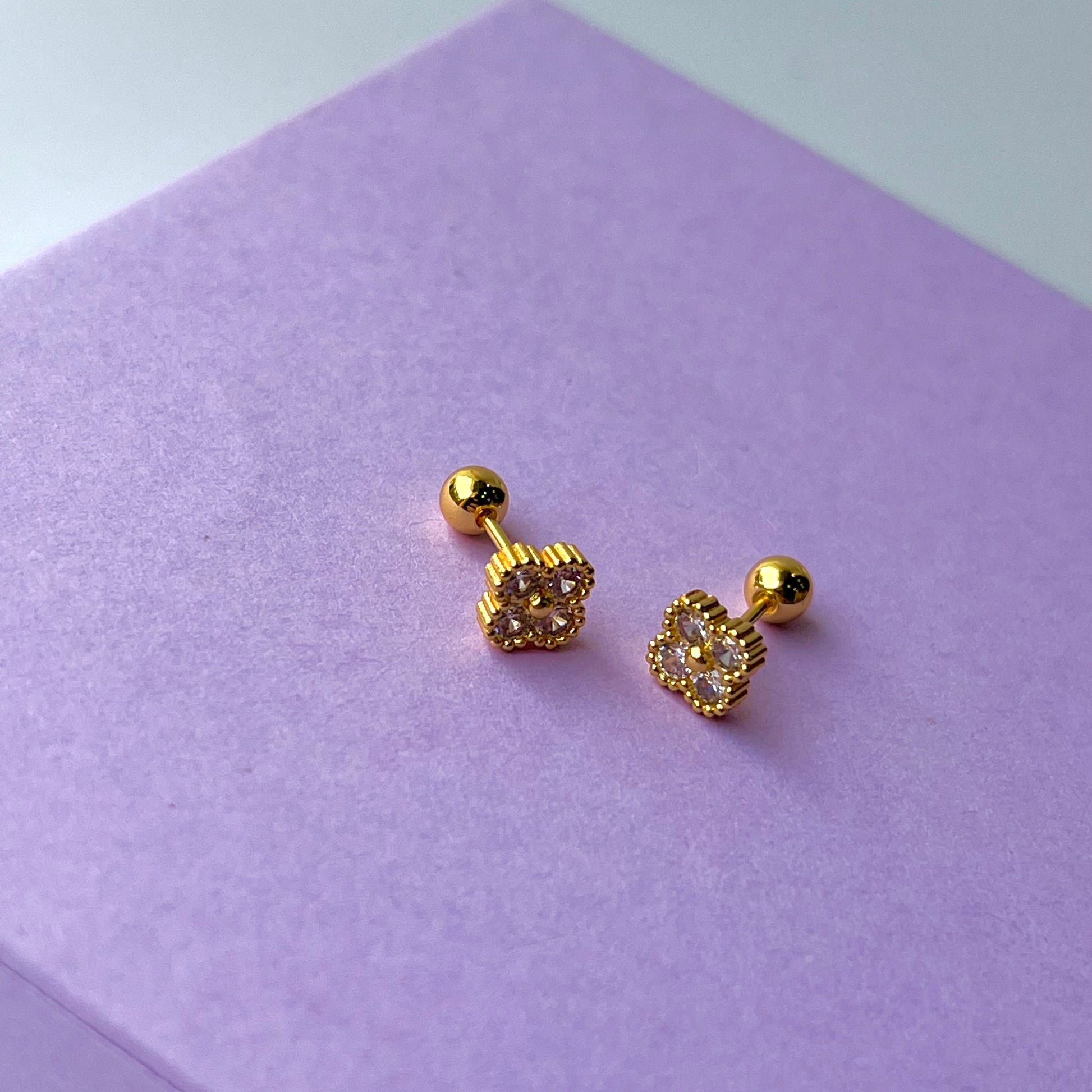 Deina Clover Ball Back Studs