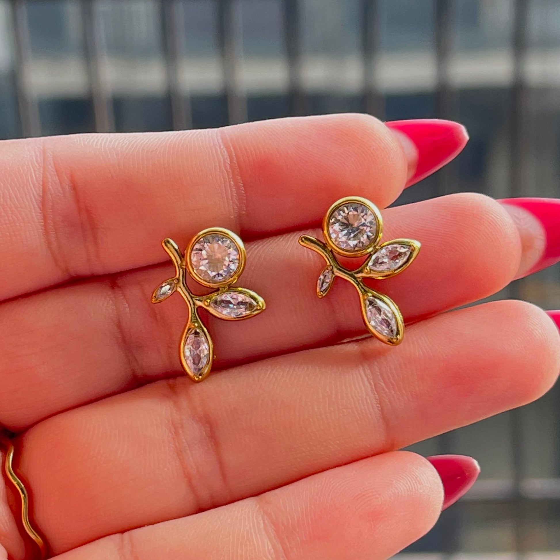 Merino Leaf Diamond Earrings