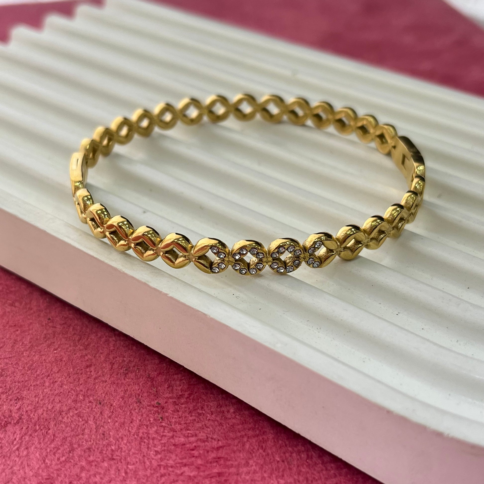 Rea Dainty Gold Cuff