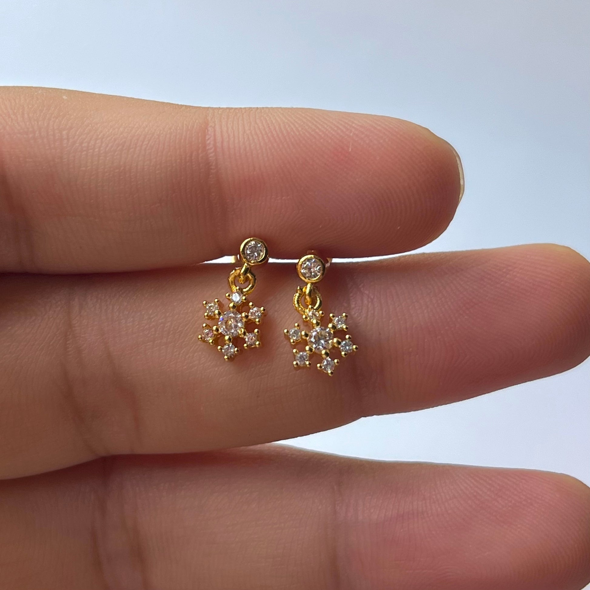 Snowflake Hanging Ball Back Studs