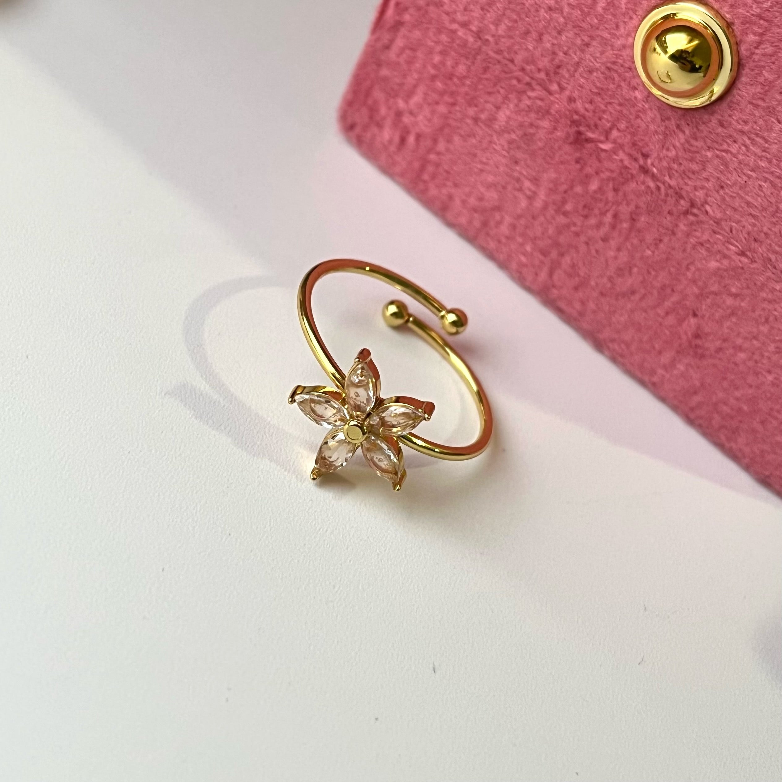 Iva Flower Diamond Ring