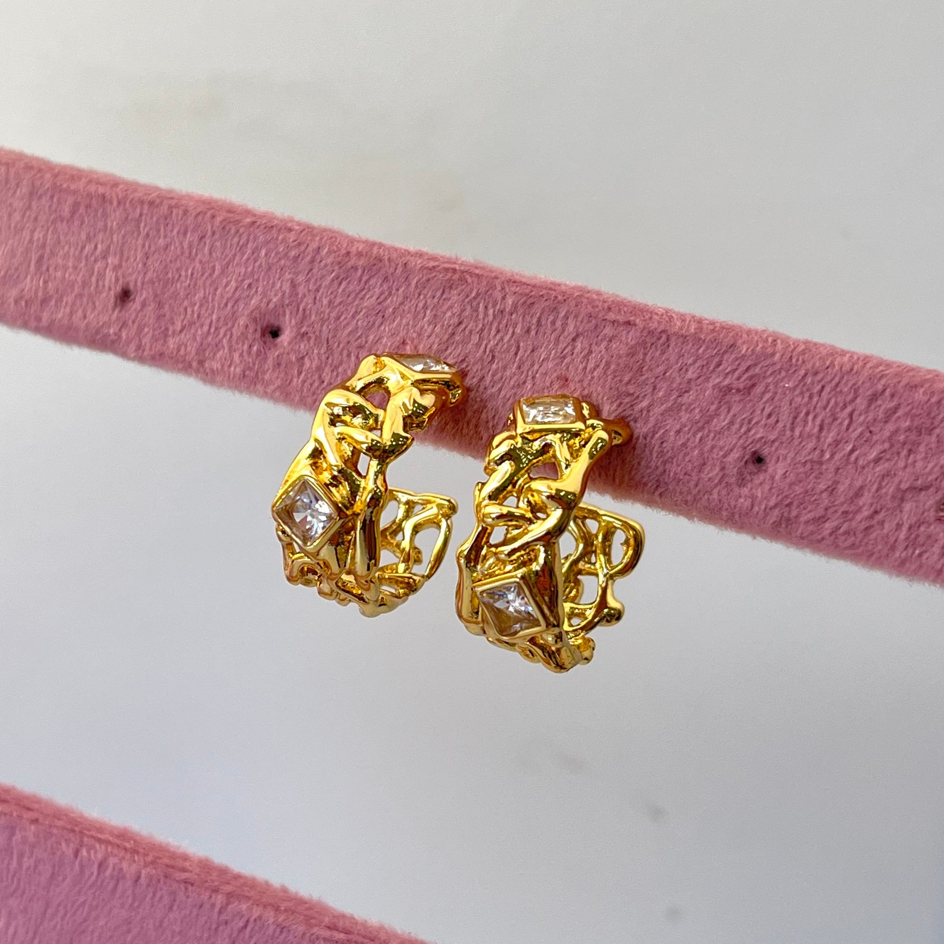 Suzan Net Diamond Hoops