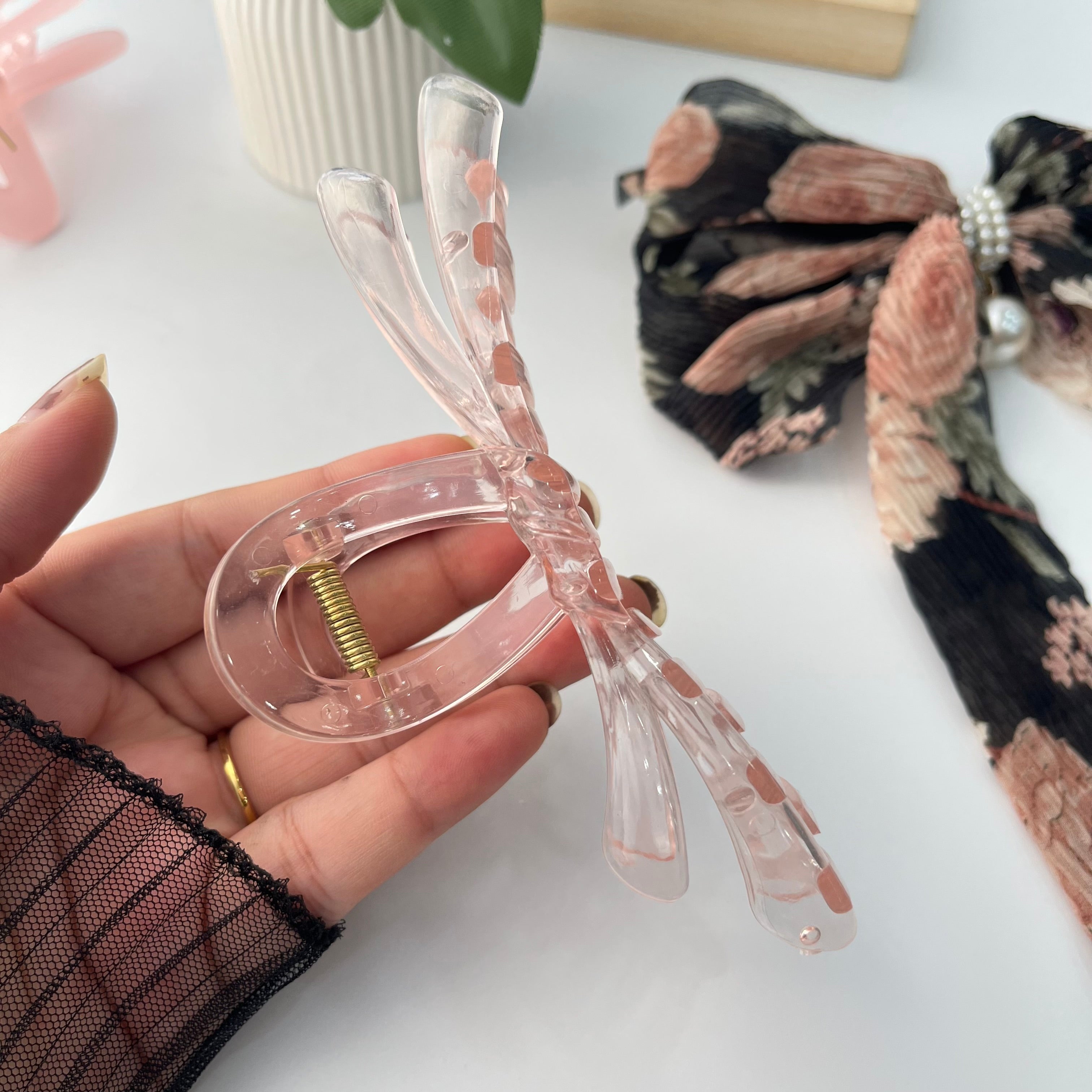 Sayi Big Vibe Clutchers