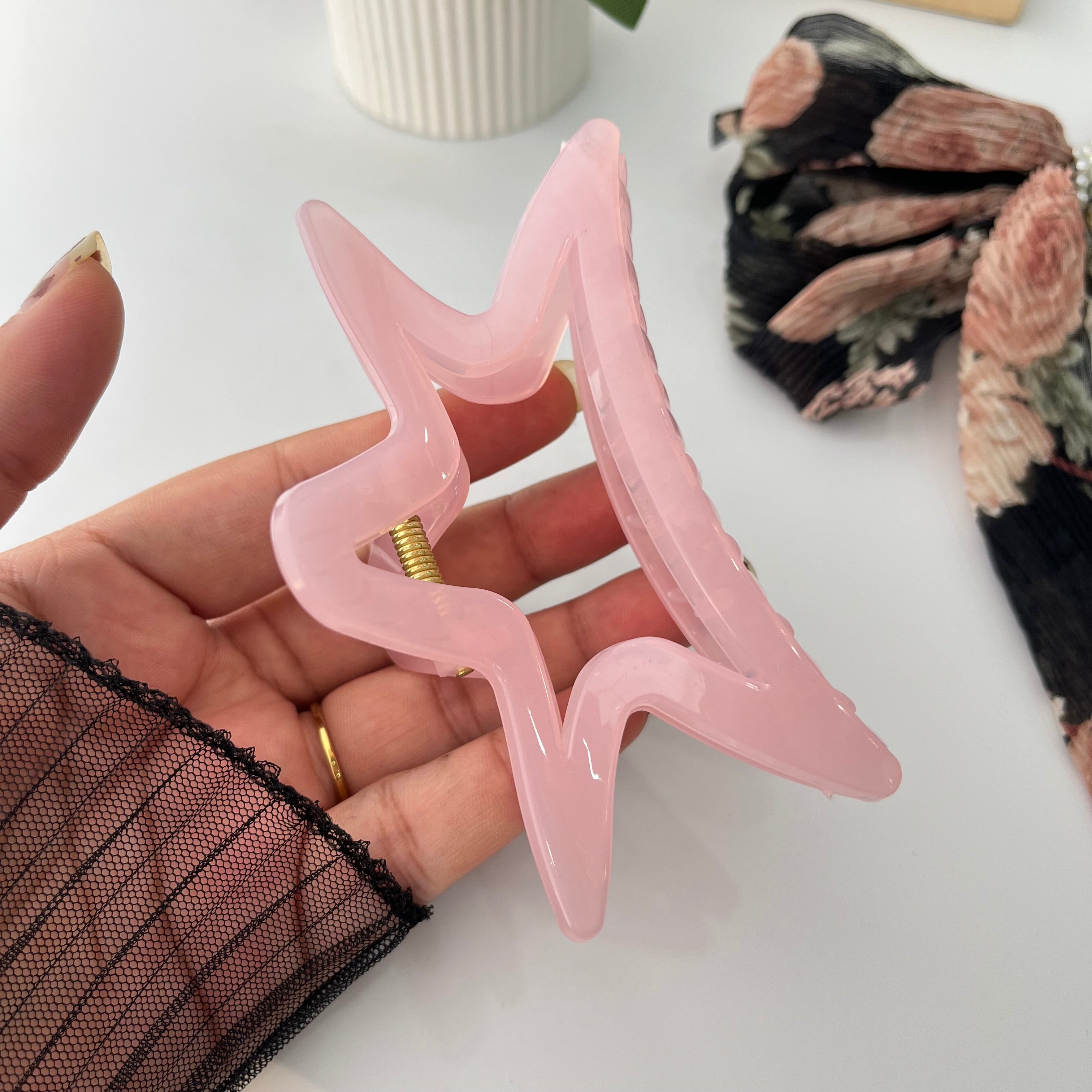 Sayi Big Vibe Clutchers