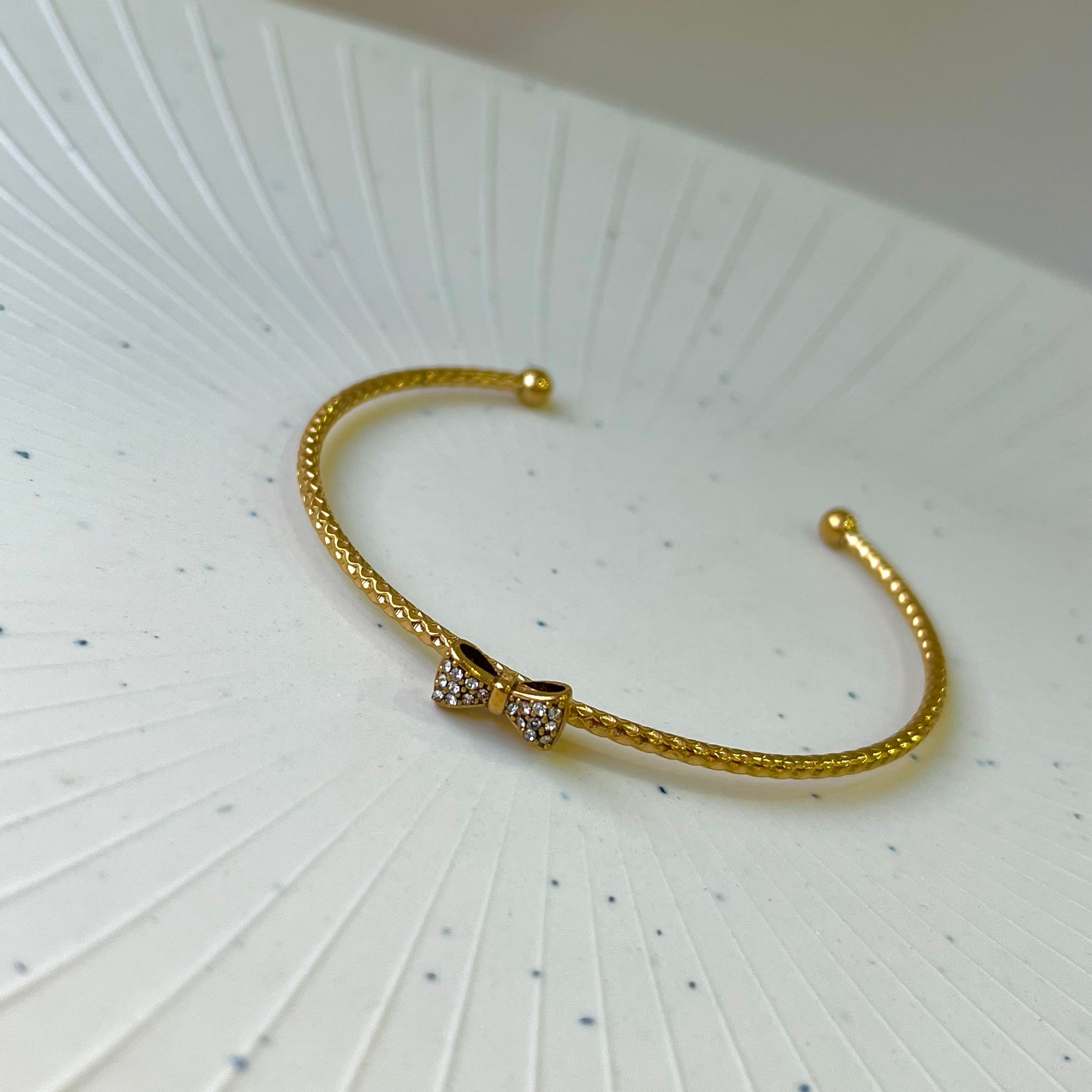 Pinkie Pookie Bow Cuff✨