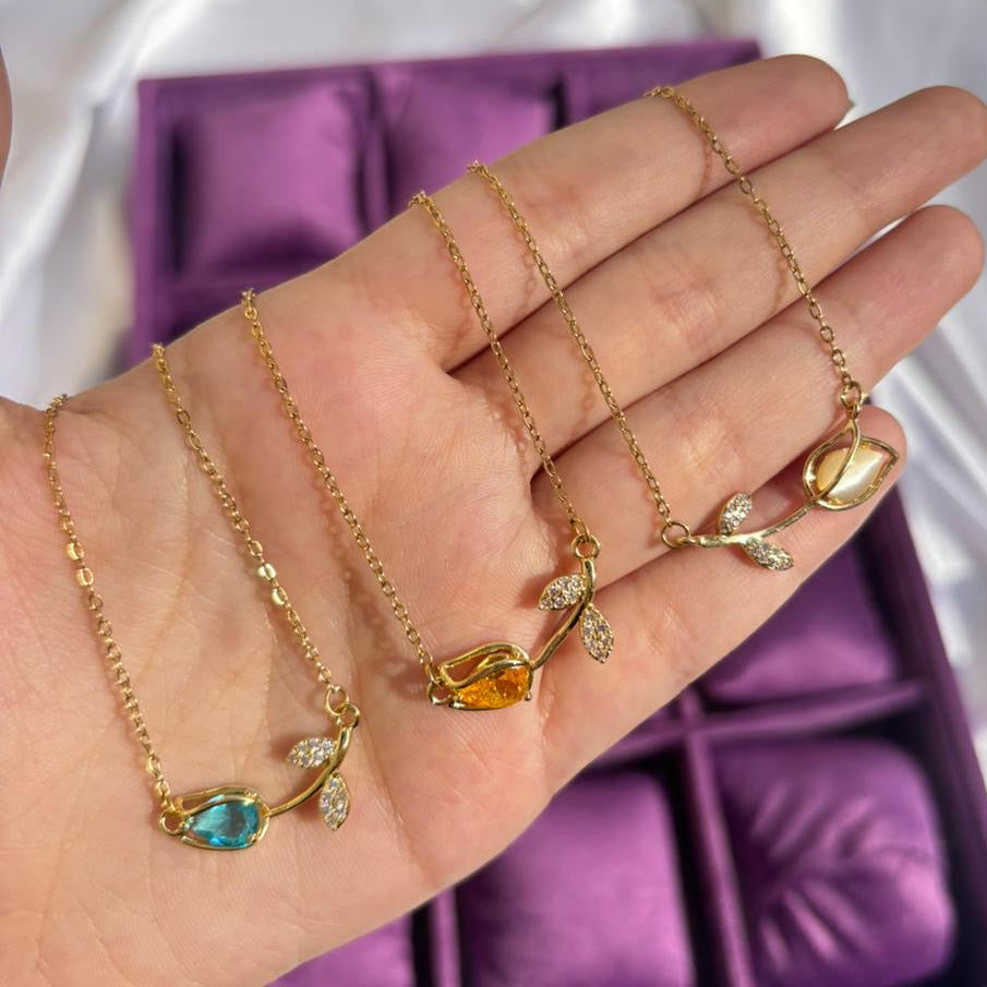 Genii Tulip Stone Necklaces