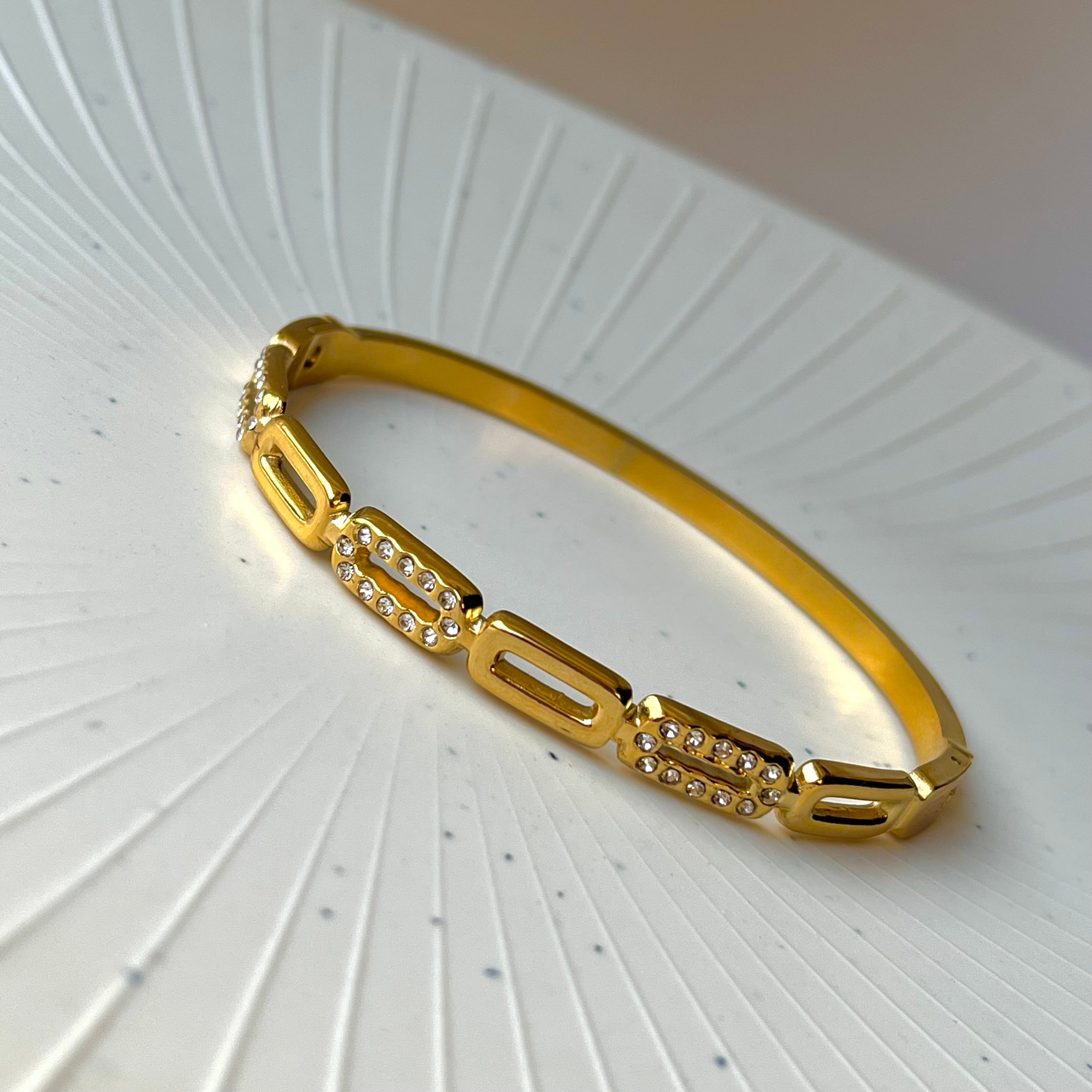 Jasmi Linked Diamond Cuff