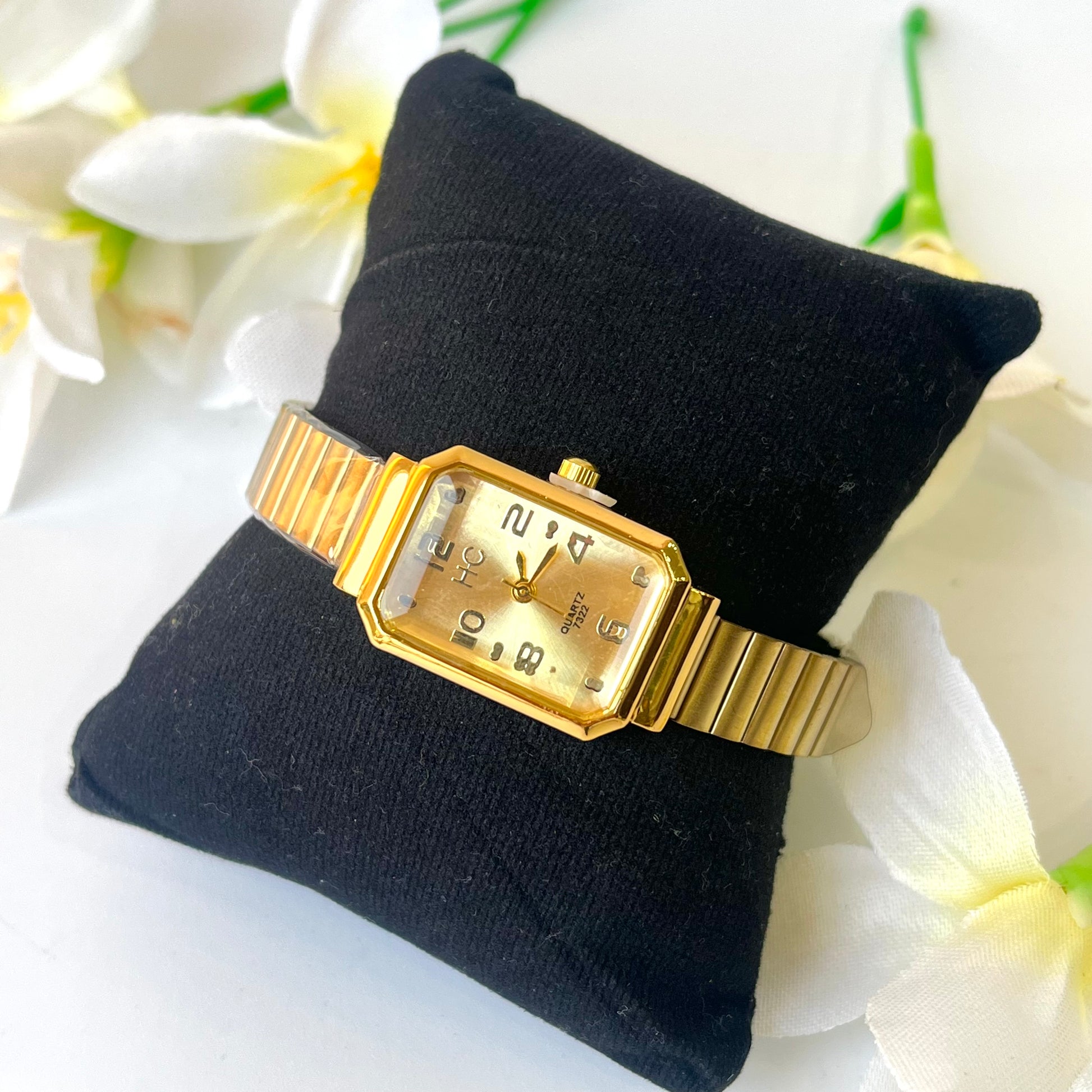 Jeomi Vintage Gold Watch